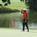 villacencio-looking-back-after-he-misses-the-putt-in-hole-9