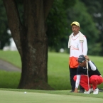 pasavee checking his line in hole 11