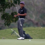 jhonnel ababa reacted after he miss putt in 14